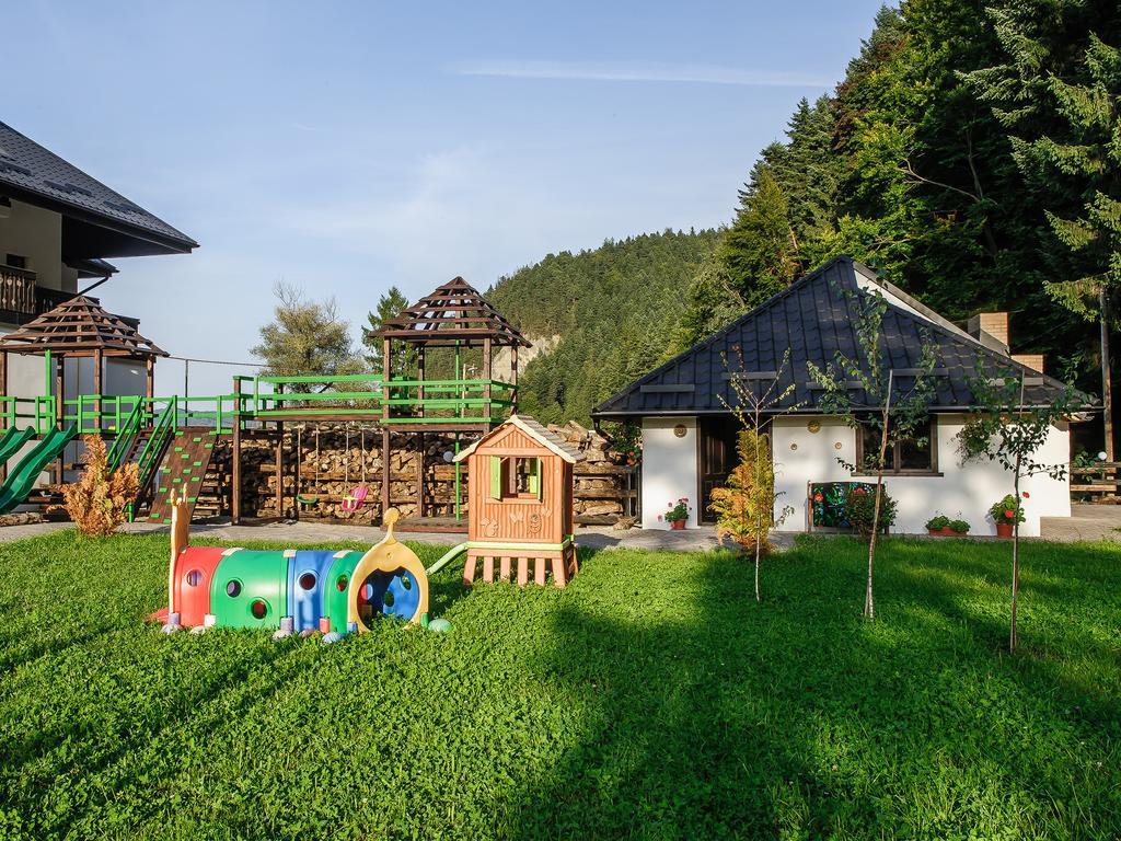 Отель La Conac In Bucovina Гура-Гуморулуй Экстерьер фото