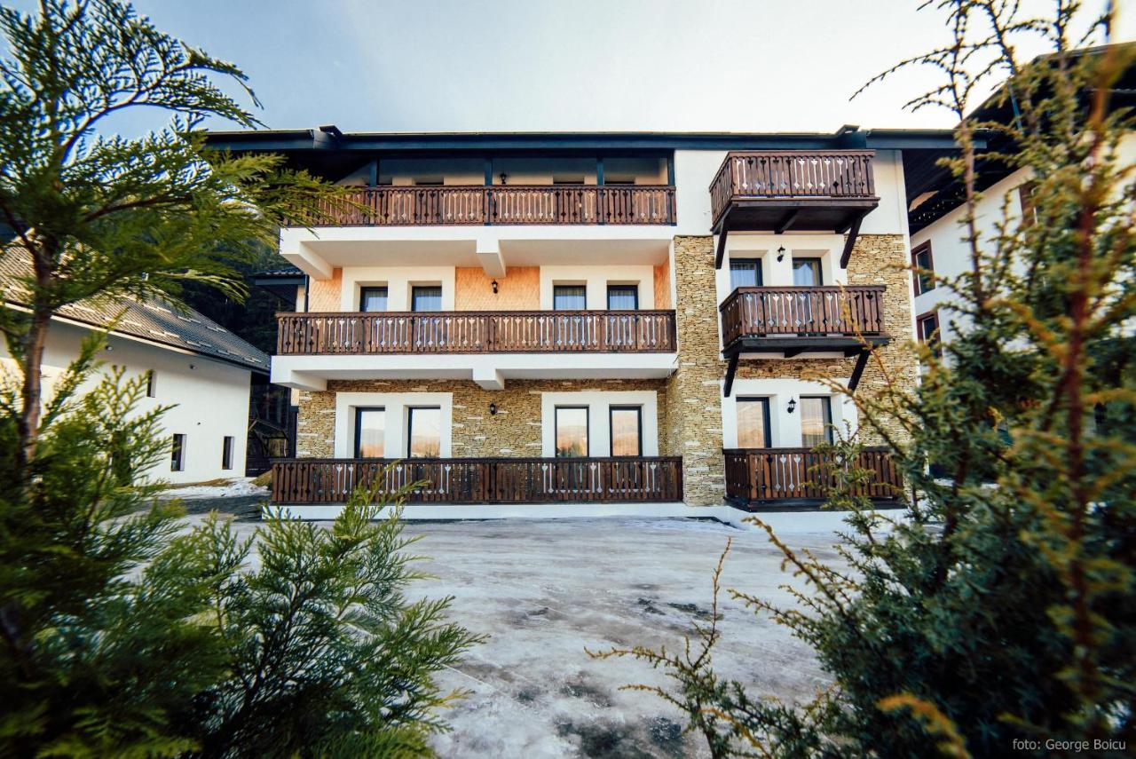 Отель La Conac In Bucovina Гура-Гуморулуй Экстерьер фото